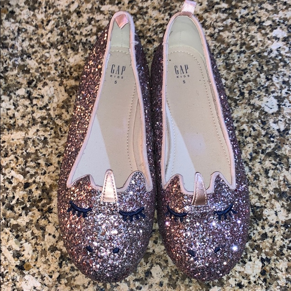 Gap girl Unicorn glitter shoes size 5 (big girls)